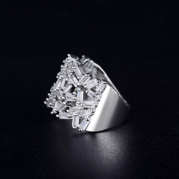 18k WG/S925 Sterling Silver Baguette Diamond Cluster Band - Picture 5 of 8